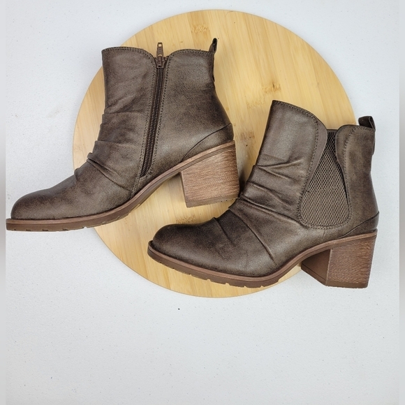 Bare Traps Womens DRENNAN Closed Toe Ankle Chelsea Boots Size 7M - Picture 11 of 14